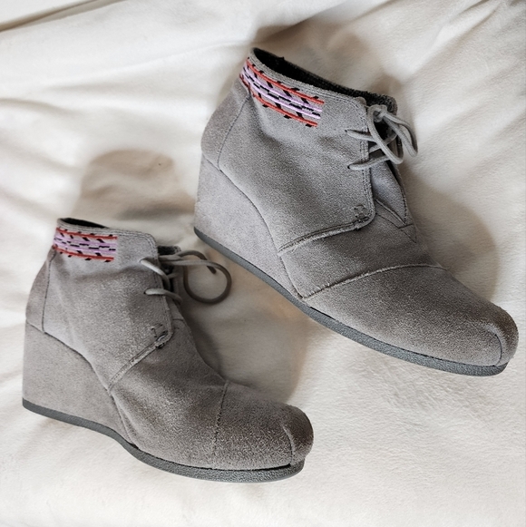 Tom's Suede Wedge Ankle Boots Lace Up Womens Shoes Booties Aztec Pattern Comfy - Picture 5 of 15